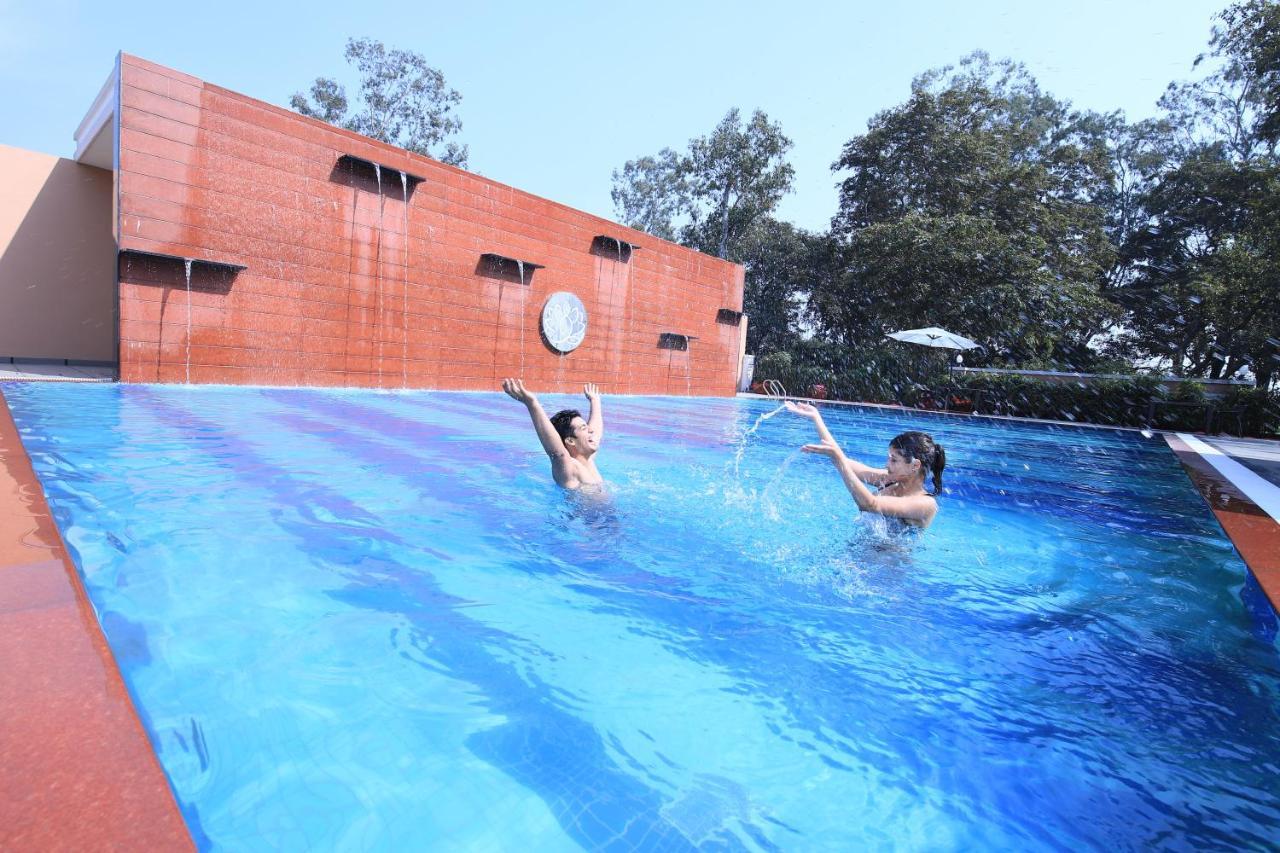 Hotel Aveo By Amatra, Gateway To Corbett Kashipur Exterior foto