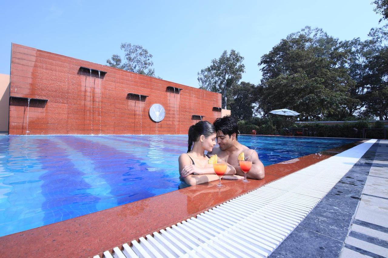 Hotel Aveo By Amatra, Gateway To Corbett Kashipur Exterior foto